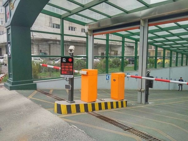 車牌設(shè)別系統(tǒng)解決方案